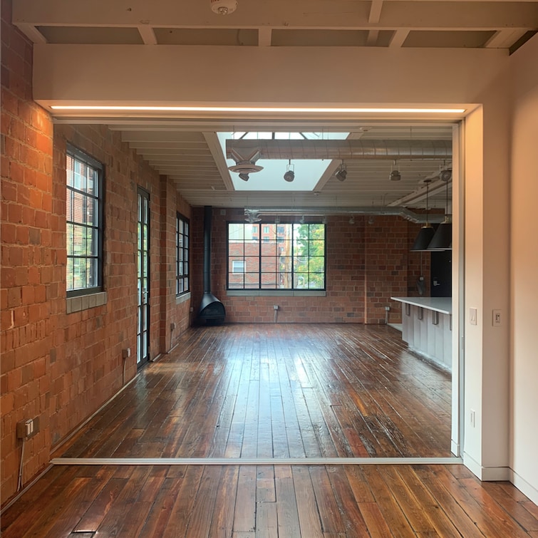 Building Photo - 855 N Pearl St