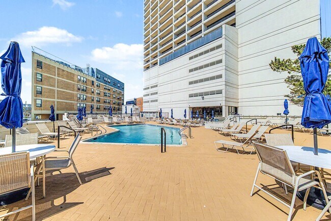 Building Photo - 3851 Boardwalk