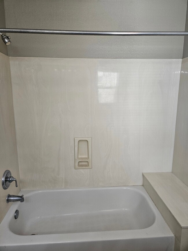 Building Photo - 7520 E Earll Dr