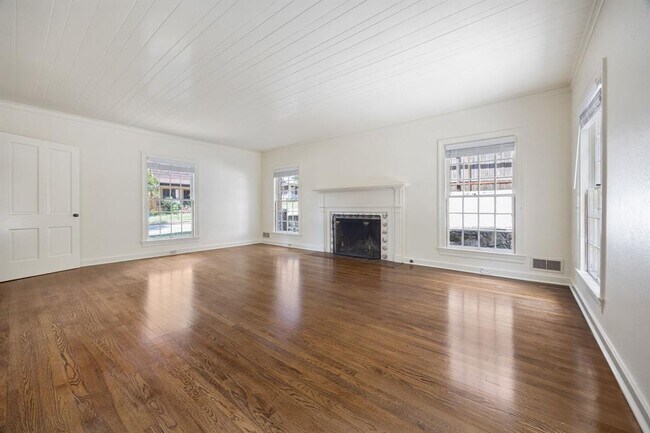 Building Photo - 610 Rathervue Pl