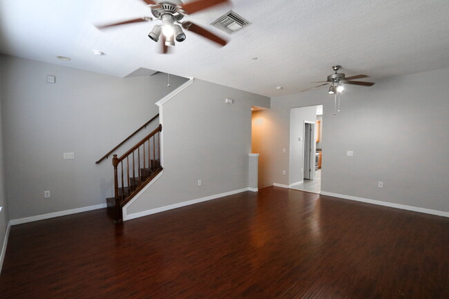 Building Photo - Spacious 3-Bedroom Townhouse with 3.5 Bath...