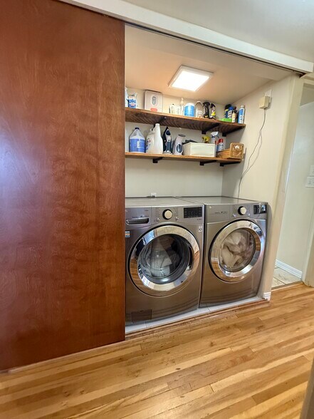 Building Photo - 1029 Cielo Azul St