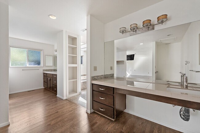 Building Photo - 4-Bedroom Luxury Home for Rent by Portland Golf Club