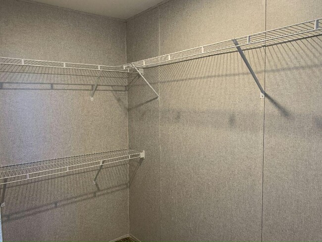 Building Photo - 419 Zeeland St