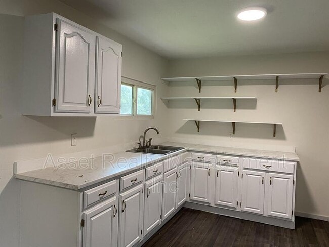 Building Photo - 221 Pattie Gap Rd