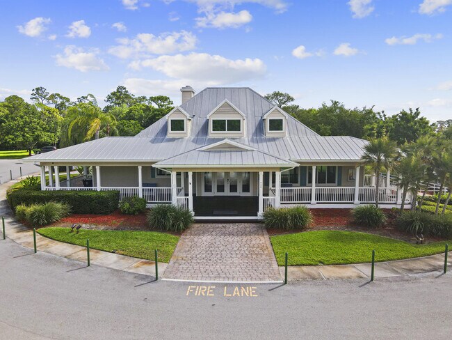 Building Photo - 692 NE Turtleback Trail