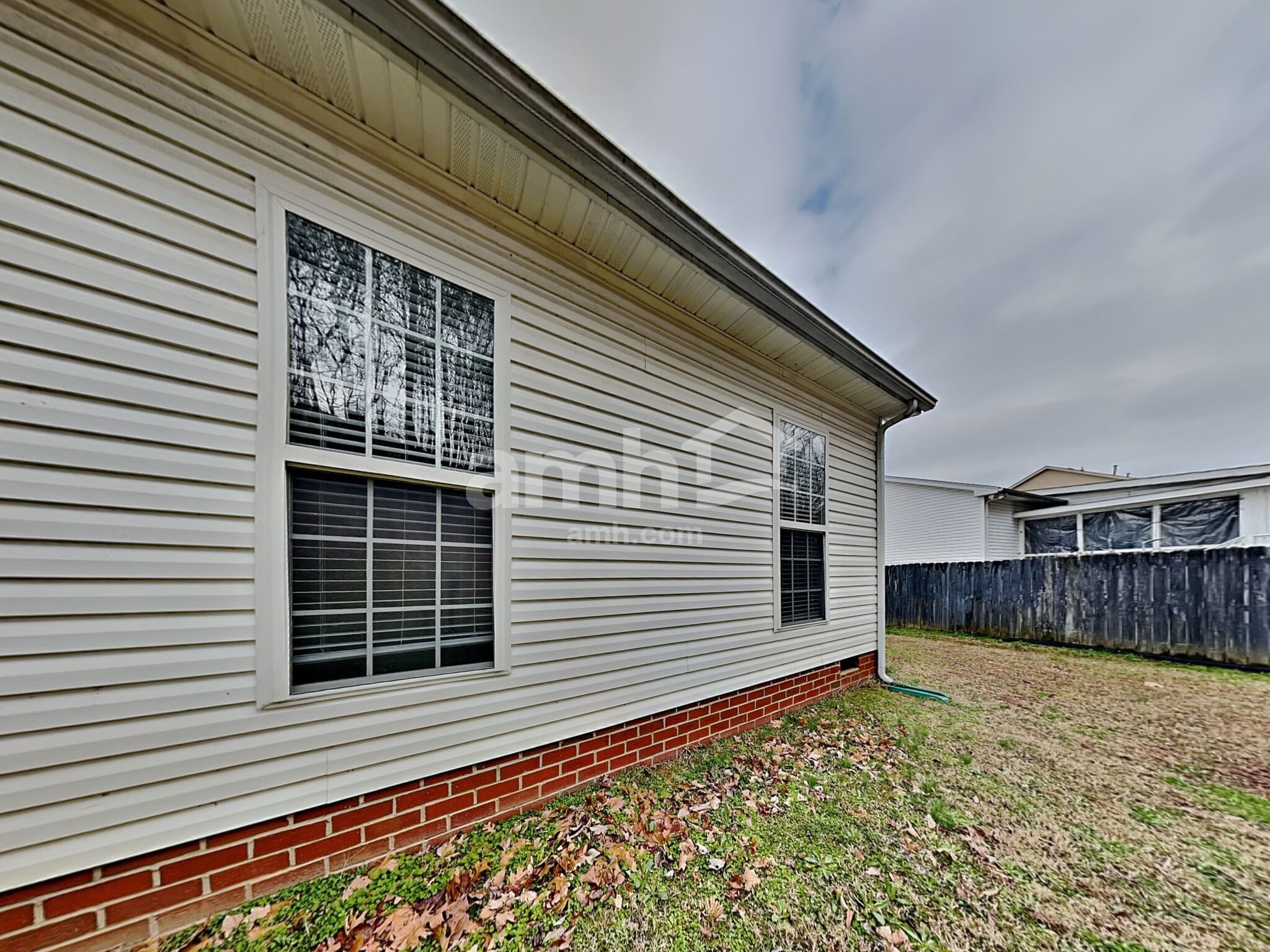 Building Photo - 423 Brownstone St