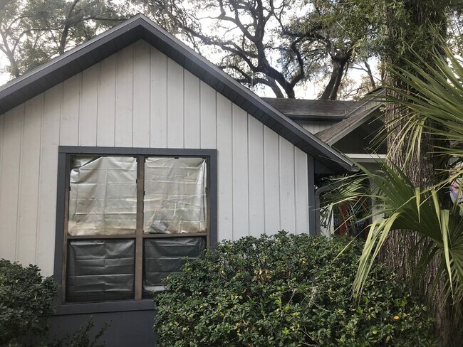 Building Photo - Beautifully Renovated Home in The Reserve!