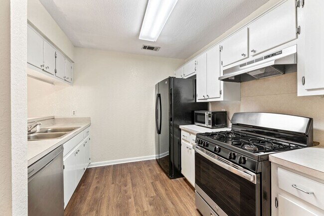 Building Photo - AUS2518 Howellwood