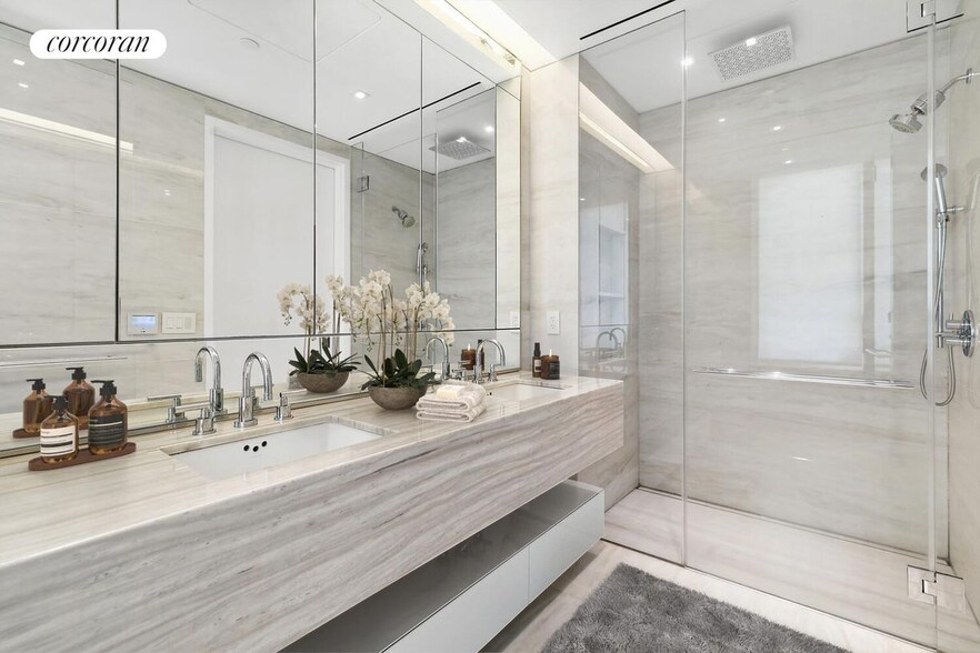 Building Photo - 200 E 59th St