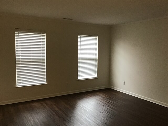 Building Photo - 280 Coyote Dr