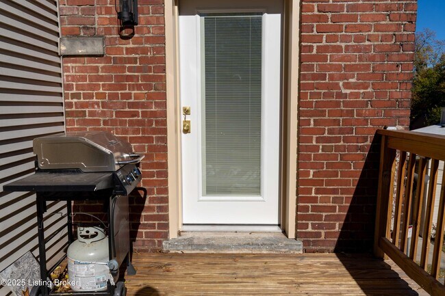 Building Photo - 1135 S 1st St