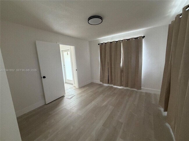 Building Photo - 3581 SW 13th Ct