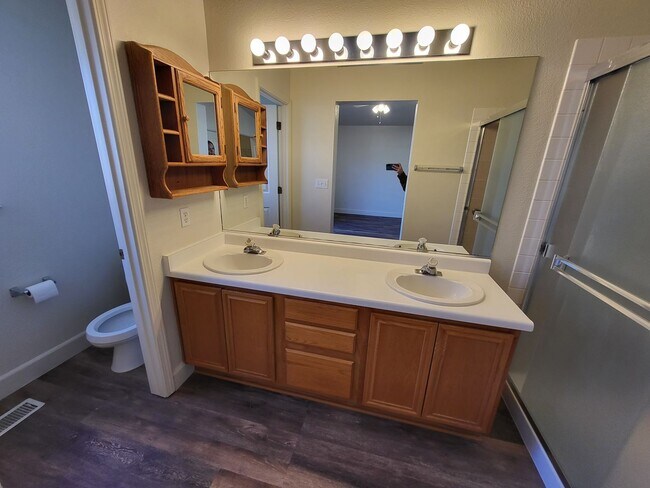 Building Photo - 1240 Shadowridge Dr