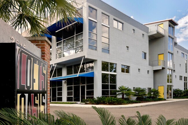 Building Photo - 2515 SW 35th Pl
