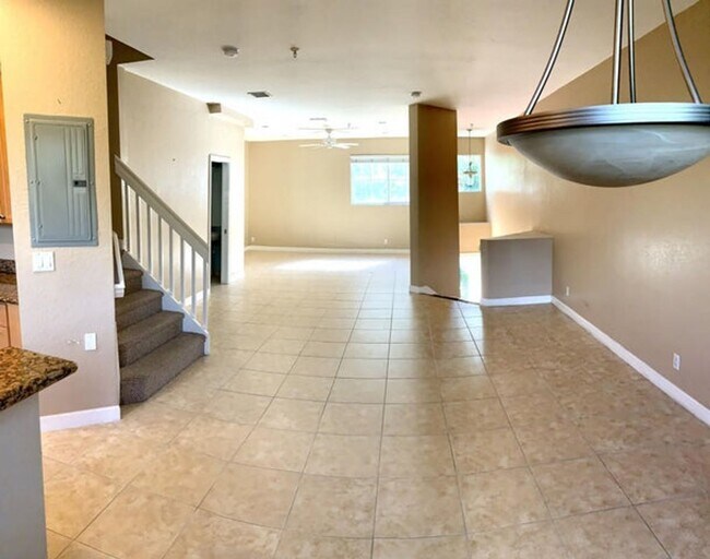 Building Photo - 421 Bayfront Dr
