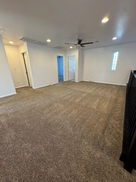 Building Photo - 123 Volans Ave