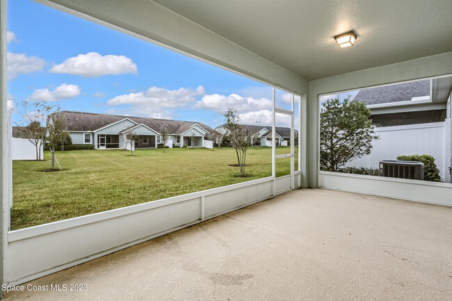 Building Photo - 7644 Loren Cove Dr