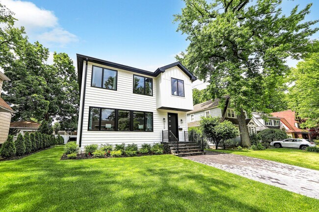 Building Photo - 528 Sagamore Ave