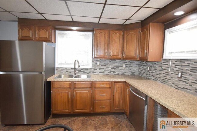 Building Photo - 99 Main St