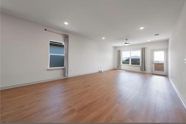 Building Photo - 10805 Meris Ln