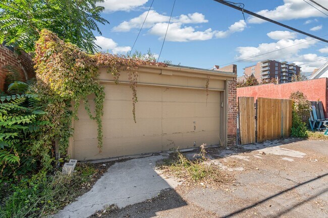 Building Photo - 440-442 Clarkson