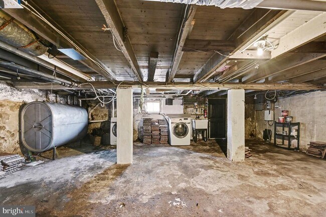 Building Photo - 939 Gravel Pike