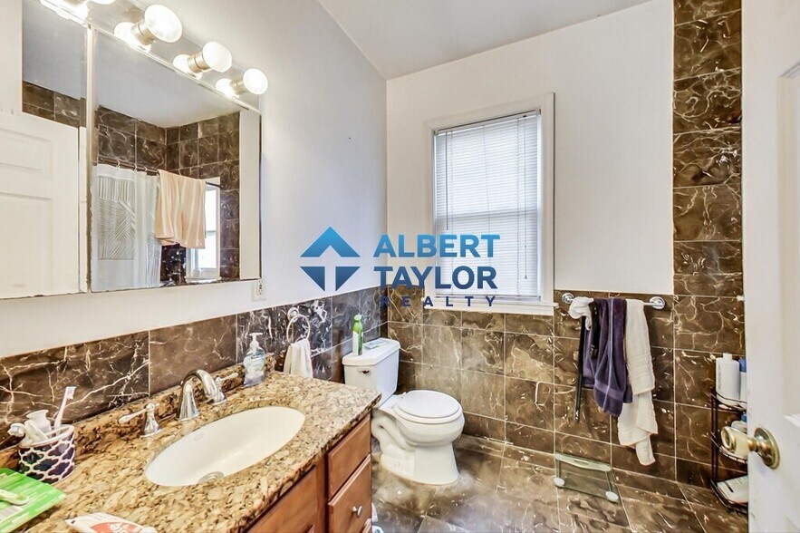 Building Photo - 47 Hillside St