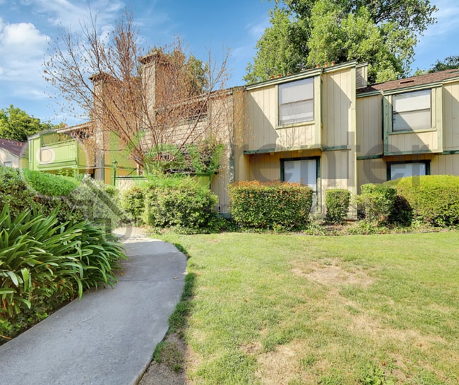 Primary Photo - 600 Del Verde Cir