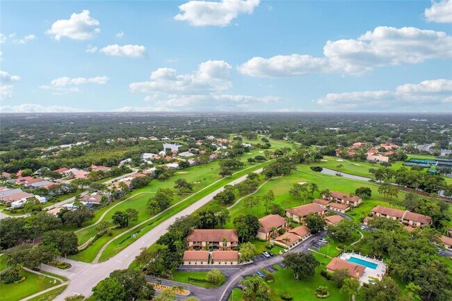 Building Photo - 5767 Avista Dr