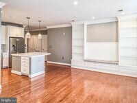 Building Photo - 1023 N Royal St