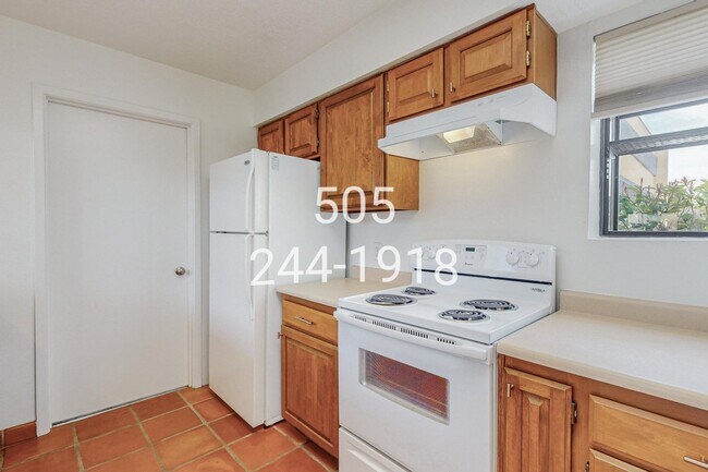 Building Photo - 876 Tramway Ln Ct NE