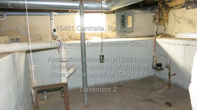 Building Photo - 15401 Centraila 4BR Home - New LVP Floors/Fresh Paint - Redford - 48239