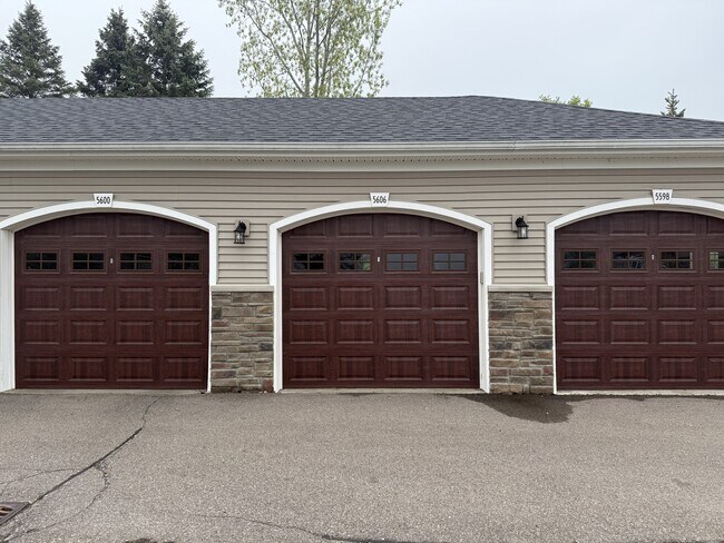 Building Photo - 5606 Arbor Chase Dr