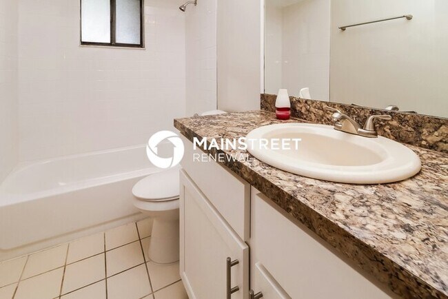 Building Photo - 4 Bedroom Pet-Friendly Home in LONGWOOD, F...