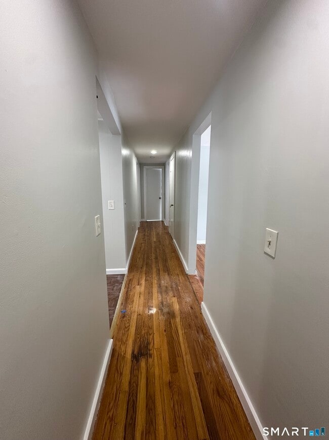 Building Photo - 211 Kent Rd