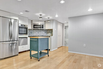 Building Photo - Marvelous 1 Bedroom Condo in Washington DC!