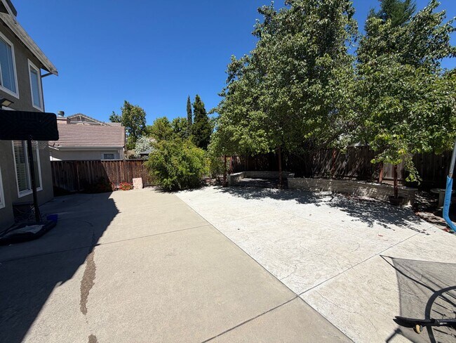 Building Photo - 5BD/2.5BA House for Rent Near Dublin's Hacienda Crossings!