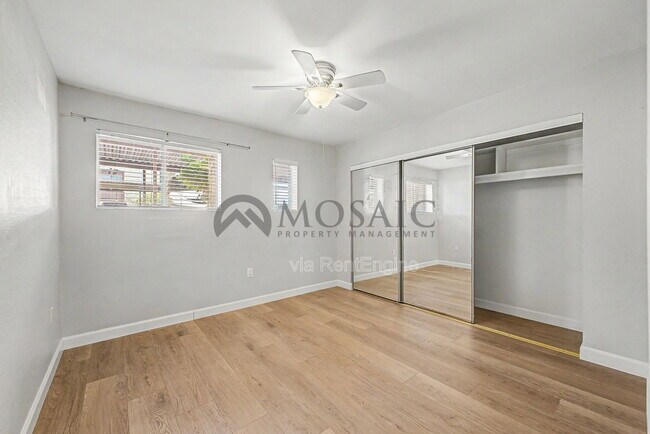 Building Photo - 461 W Holmes Ave