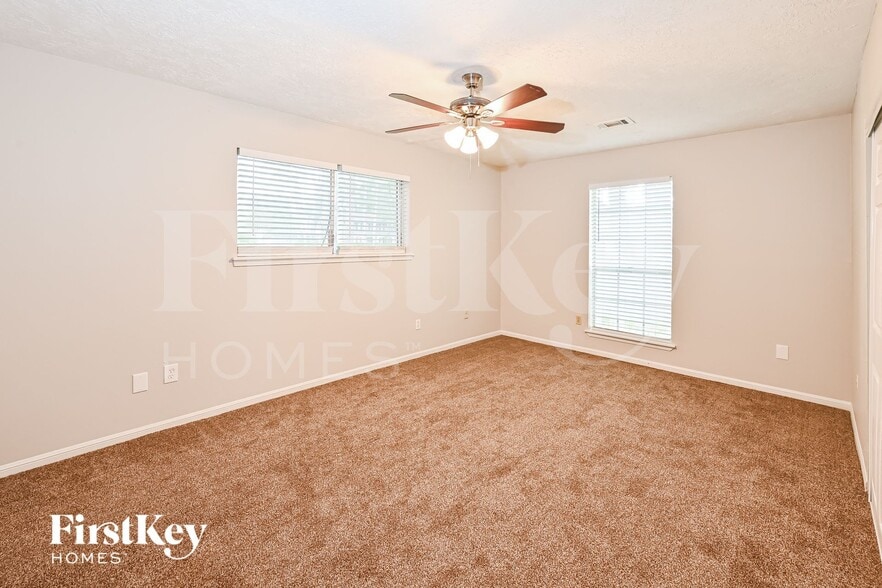 Building Photo - 3806 Fairvalley Dr