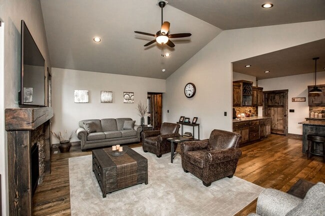 Building Photo - Glacier Ranch Home Available August 1