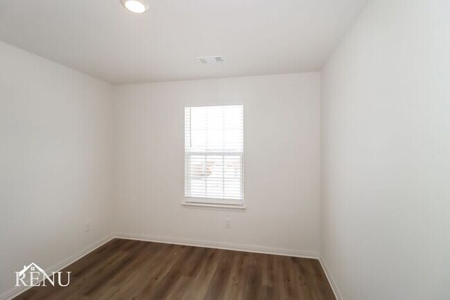 Building Photo - Coming Soon!