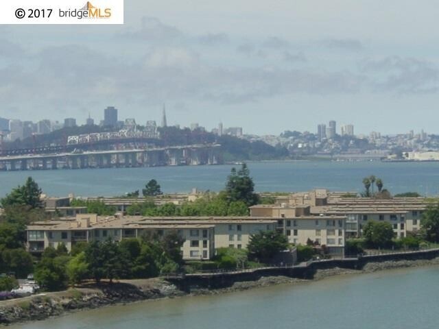 Building Photo - Lovely upgraded studio condo with resort-like amenities at desirable Watergate by the bay!