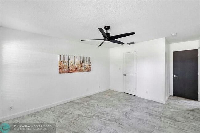 Building Photo - 303 NW 105th Terrace