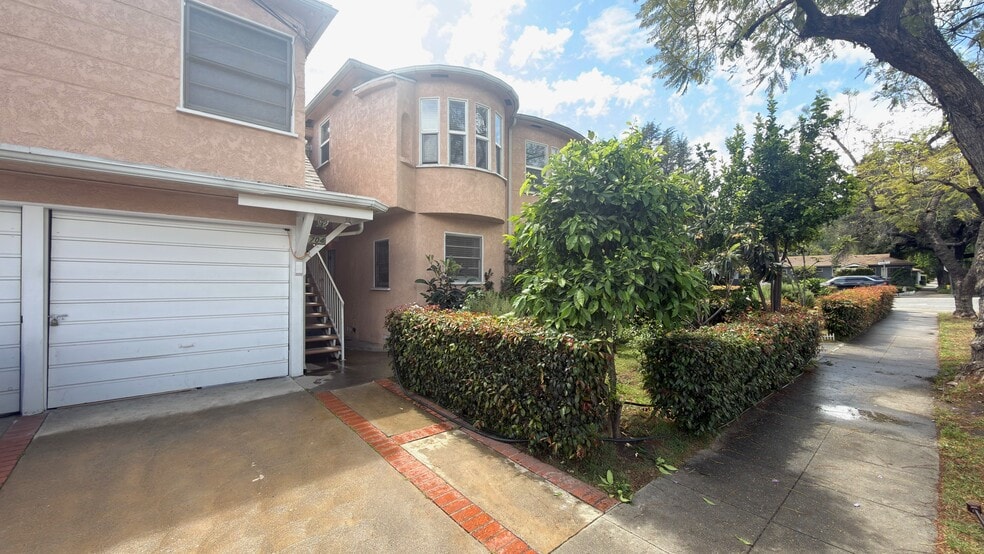 Building Photo - 1700 Don Carlos Ave