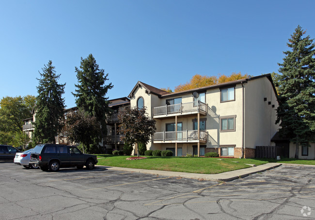 Building Photo - Chartwell Apartments
