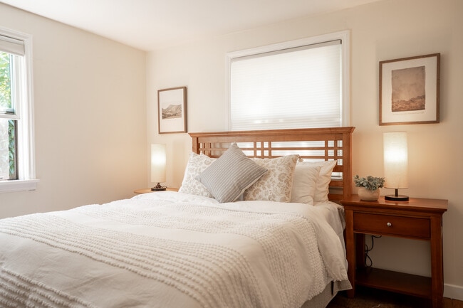 Building Photo - 4201 51st Ave S