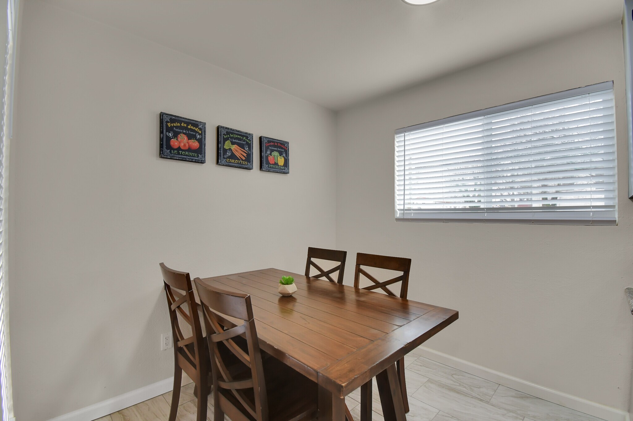 Building Photo - 1104 F St