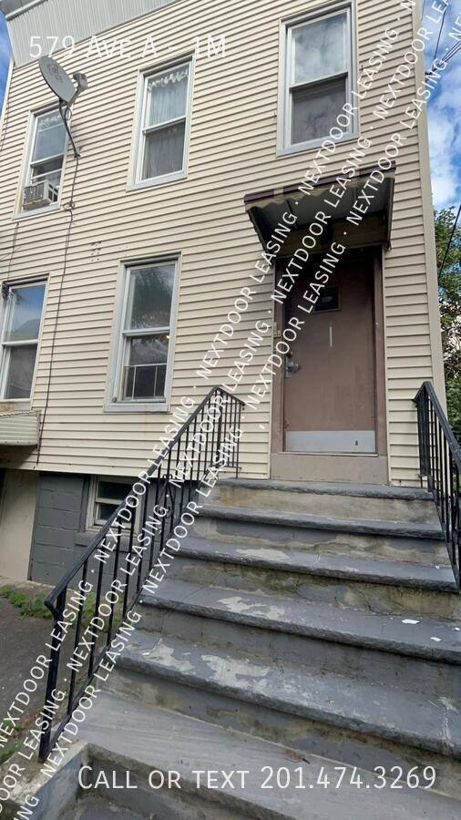 Building Photo - 579 Avenue A