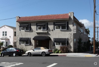 Building Photo - The Melrose